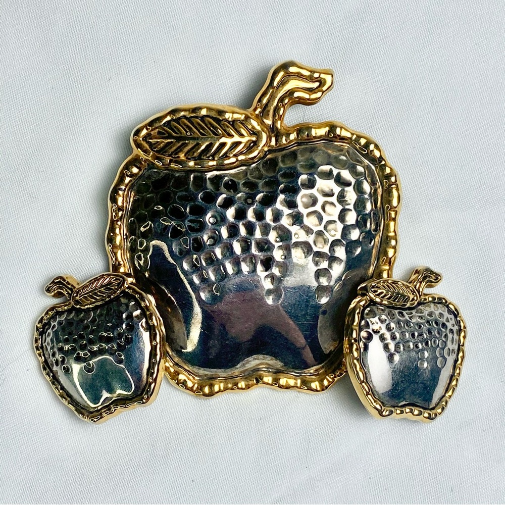 Vintage Apple Brooch/Pendant & Clip-On Earrings Jewelry Set Silver Gold Tone